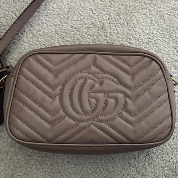 Gucci Marmont Small Shoulder Bag - Picture 5 of 7